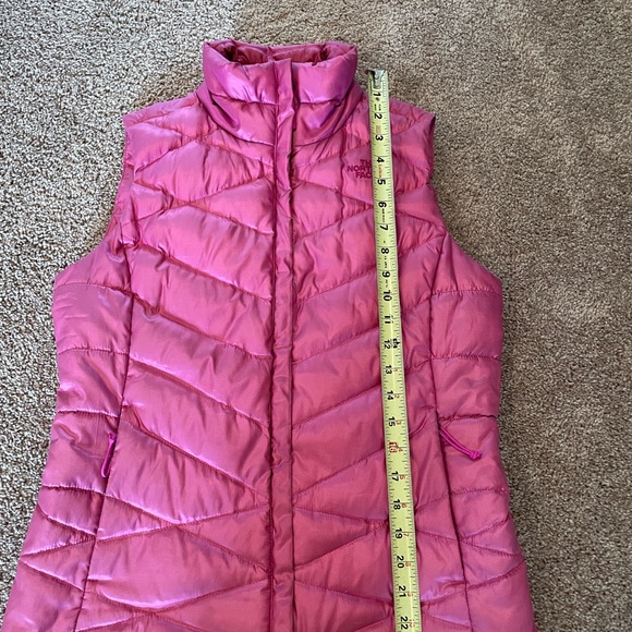 The North Face Women’s Puffer Vest 550 - Size S - Picture 4 of 8